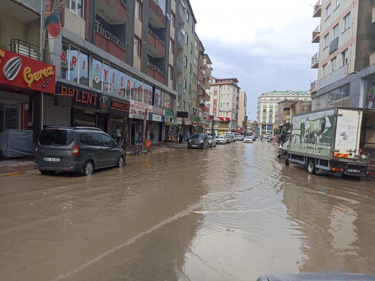 Iğdır'da sağanak yağış etkili oldu