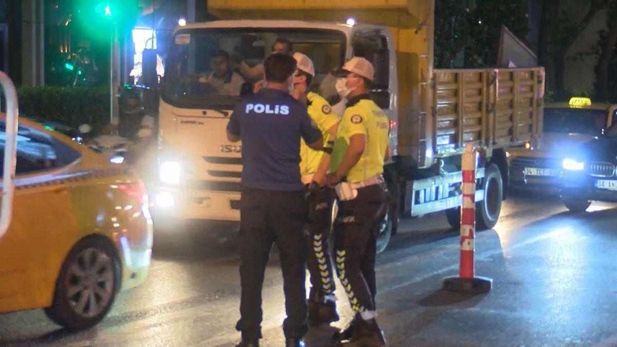 Şişli'de kamyonun altında kalan scooter sürücüsü öldü