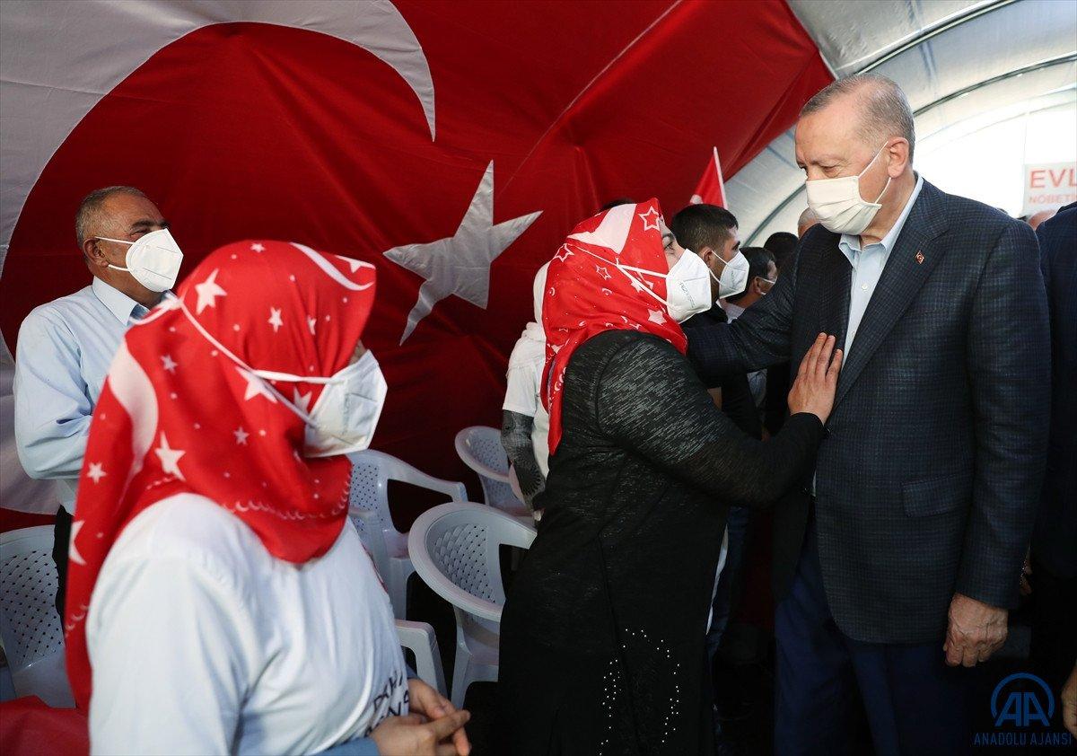 Cumhurbaşkanı Erdoğan, Diyarbakır anneleri ile bir araya geldi