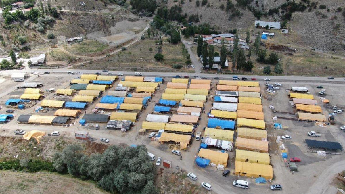 Kurban Bayramı'na sayılı günler kaldı, kurban pazarları kuruldu