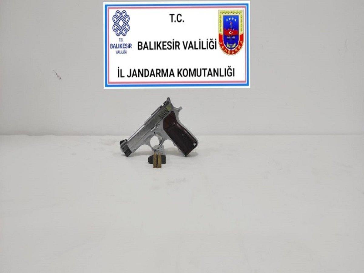 Balıkesir'de aranan 15 suçlu yakalandı