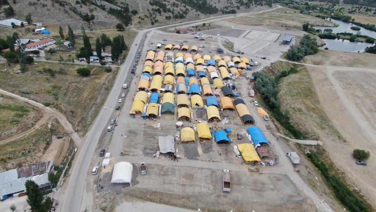 Kurban Bayramı'na sayılı günler kaldı, kurban pazarları kuruldu