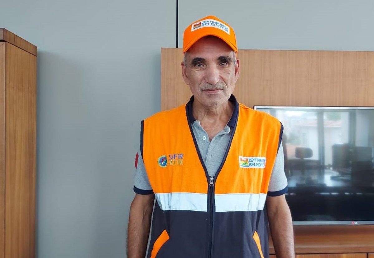 Zeytinburnu’nda temizlik işçisi, kaldırımda bulduğu parayı sahibine ulaştırdı