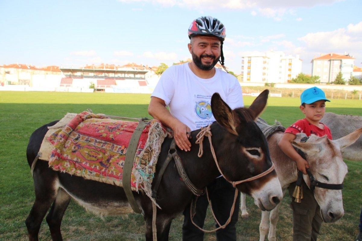 Akşehir'de en hızlı ve en güzel gözlü eşek yarışları yapıldı