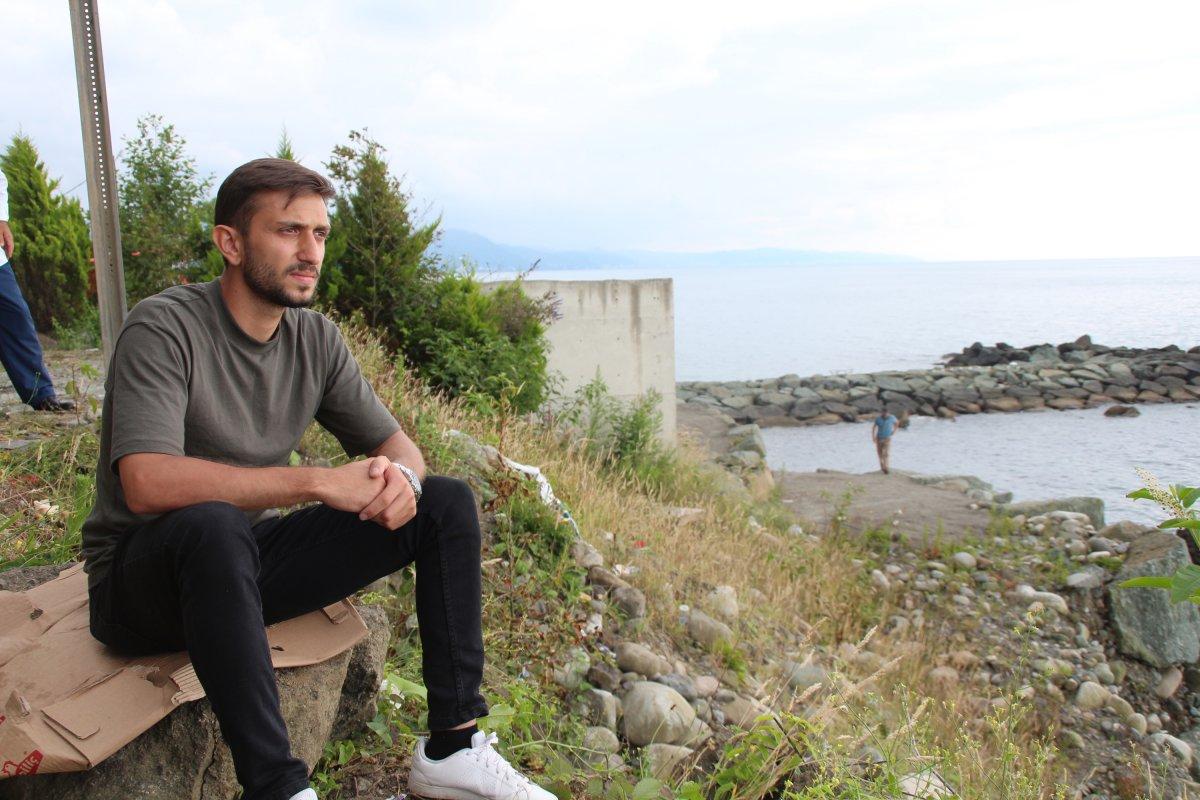 Rize'de babası kaybolan genç, 6 gündür kıyıdan ayrılmıyor