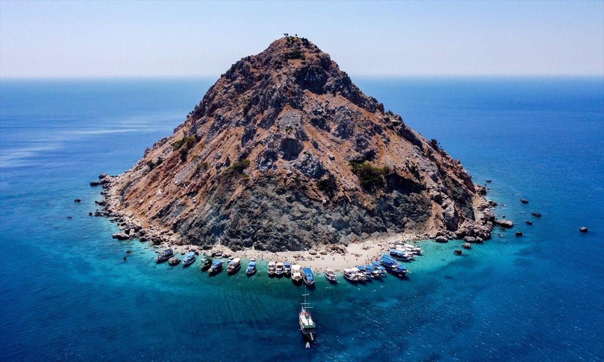 Suluada'ya ziyaretçi akını