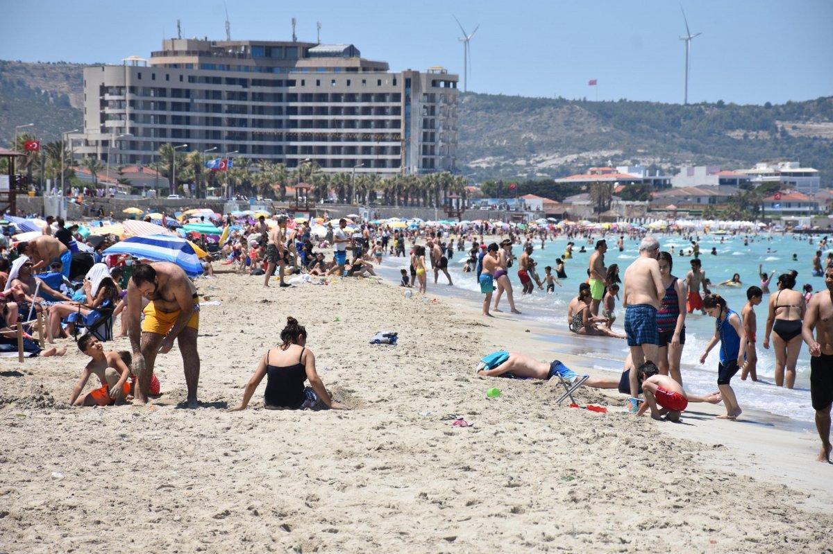 Çeşme yerli ve yabancı turistlerin akınına uğradı