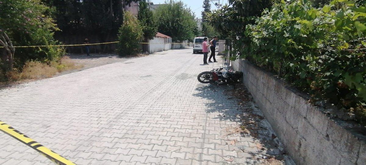 Hatay'da eşini ve kayınpederini öldürdü: Barışmak için kızıyla tehdit etti