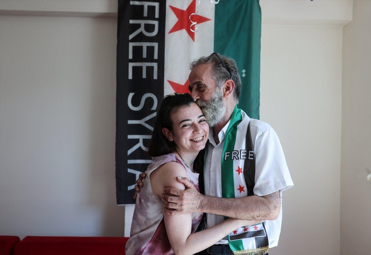 Suriyeli baba ile kızı 12 yıl aradan sonra İstanbul'da kavuştu