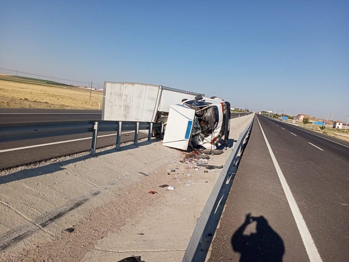 Aksaray'da kazadan kaçan sürücü kaza yaptı: 6 yaralı