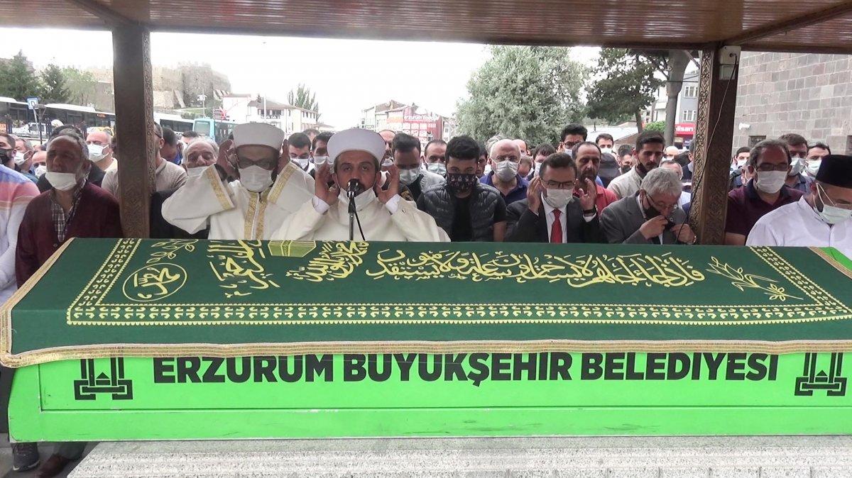 Bursa'da arkadaşının düğününde oynarken kalp krizi geçirdi