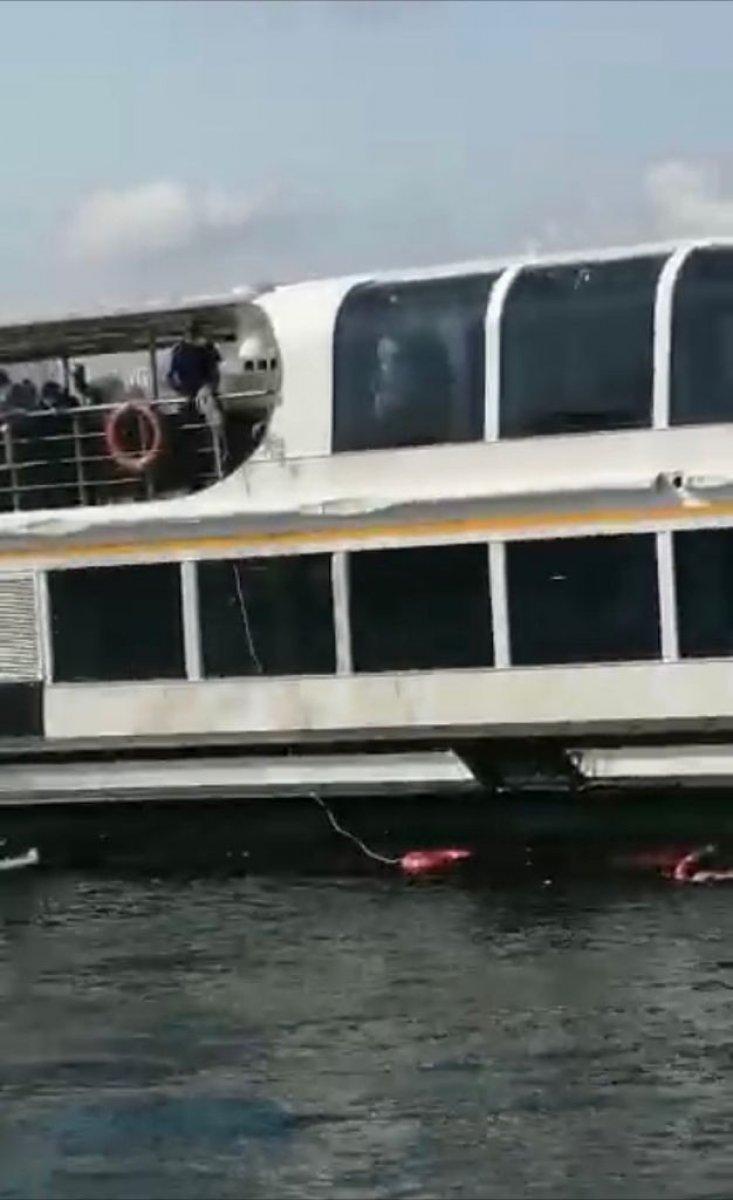 Üsküdar'da vapurdan denize düşen kadını vatandaşlar kurtardı