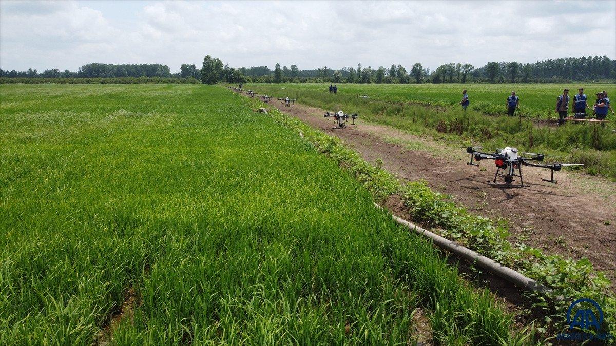 Türkiye'de ilk kez ZİHA'larla çoklu uçuş ilaçlama denemesi yapıldı