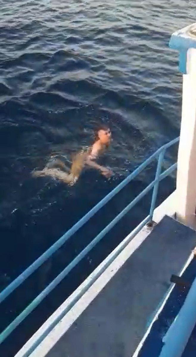 Antalya'da amatör balıkçıları kurtardı