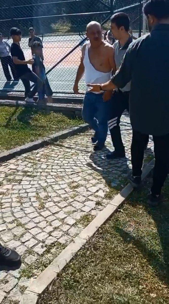 Sultangazi’de piknik alanında kavga kamerada