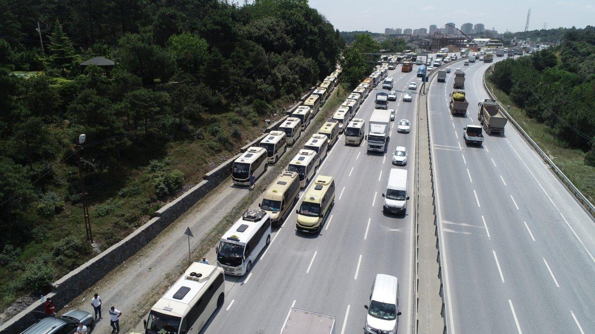 İstanbul'da minibüsçülerden 'kahyalık sistemine' karşı eylem