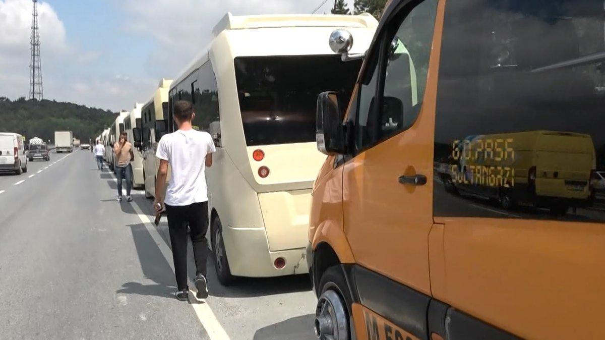 İstanbul'da minibüsçülerden 'kahyalık sistemine' karşı eylem