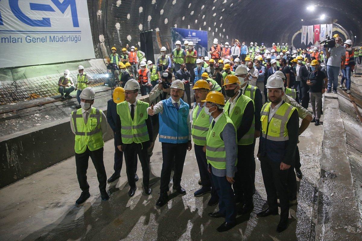 Altunizade - Çamlıca metrosunda sıra temel atmaya geldi