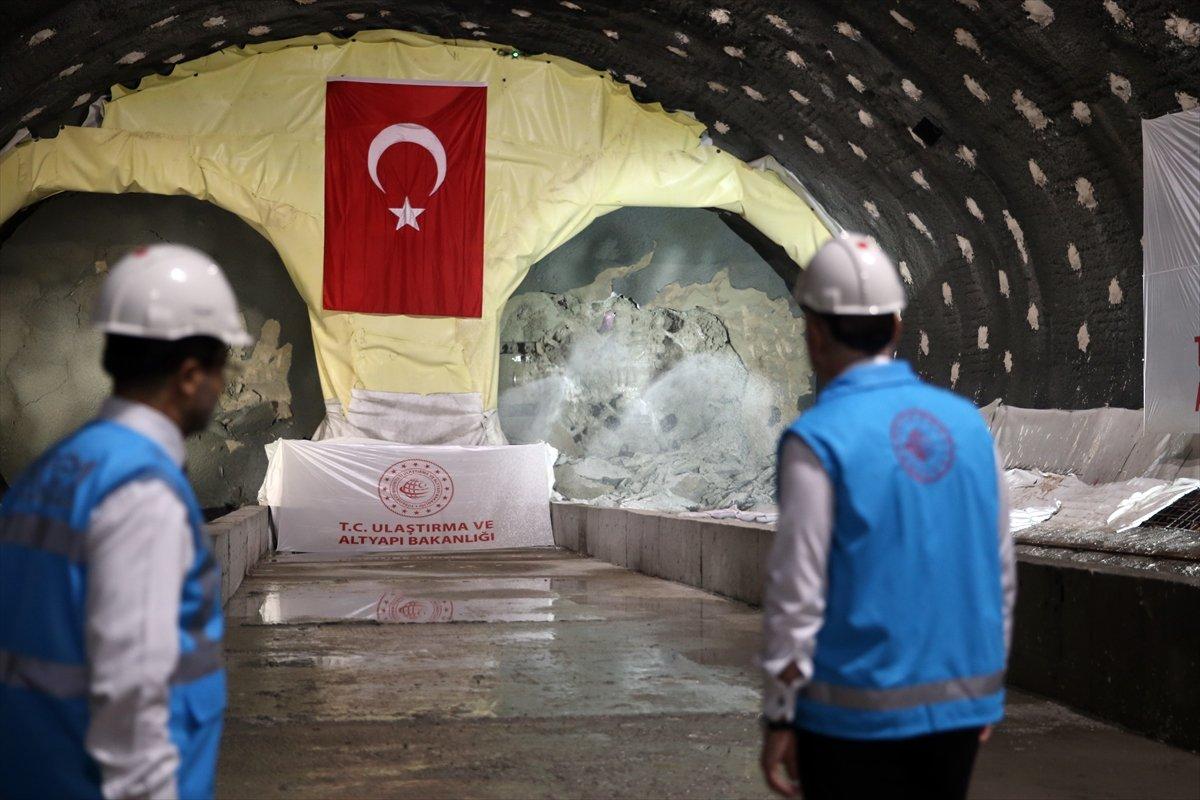 Altunizade - Çamlıca metrosunda sıra temel atmaya geldi