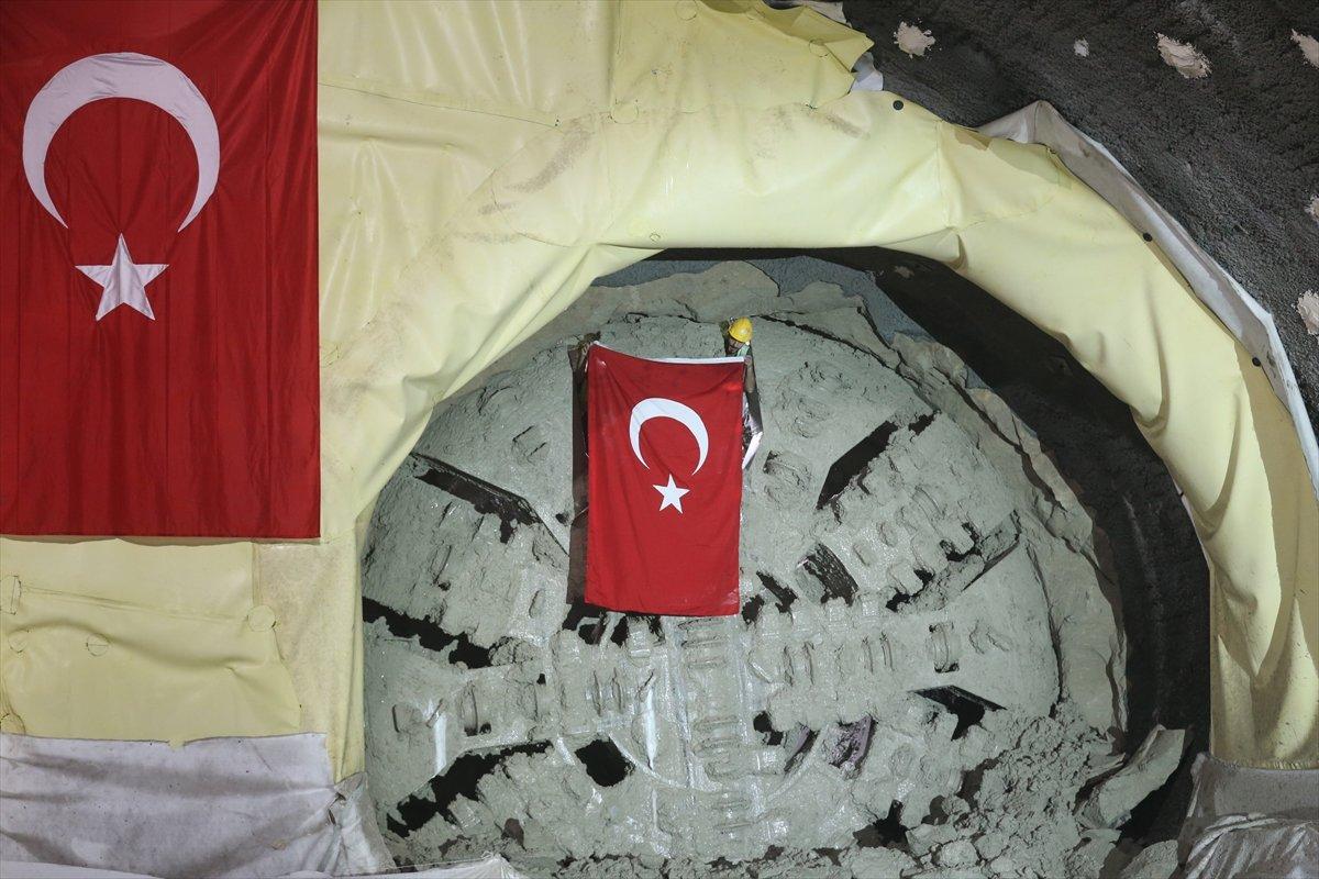 Altunizade - Çamlıca metrosunda sıra temel atmaya geldi