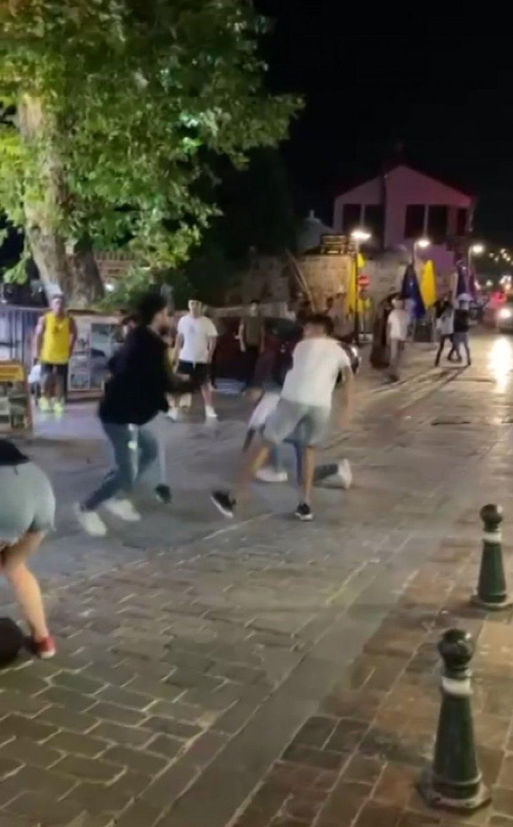 Antalya'da gençlerin kavgası