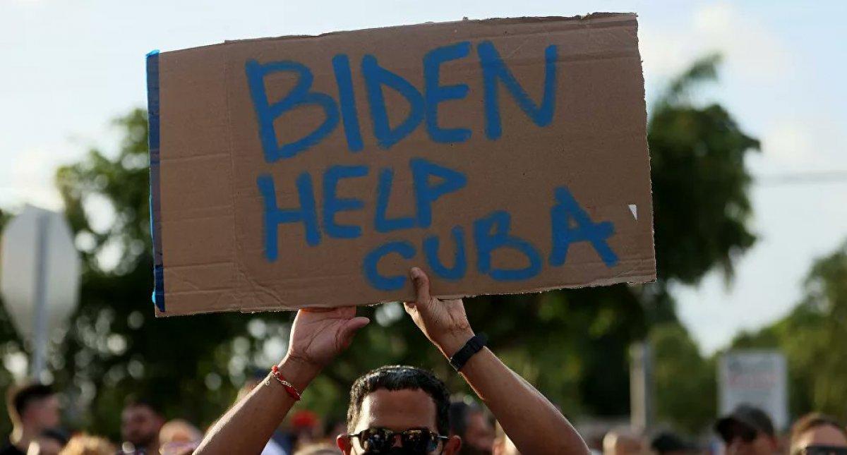 Küba'da halk yıllar sonra komünizme karşı uyandı