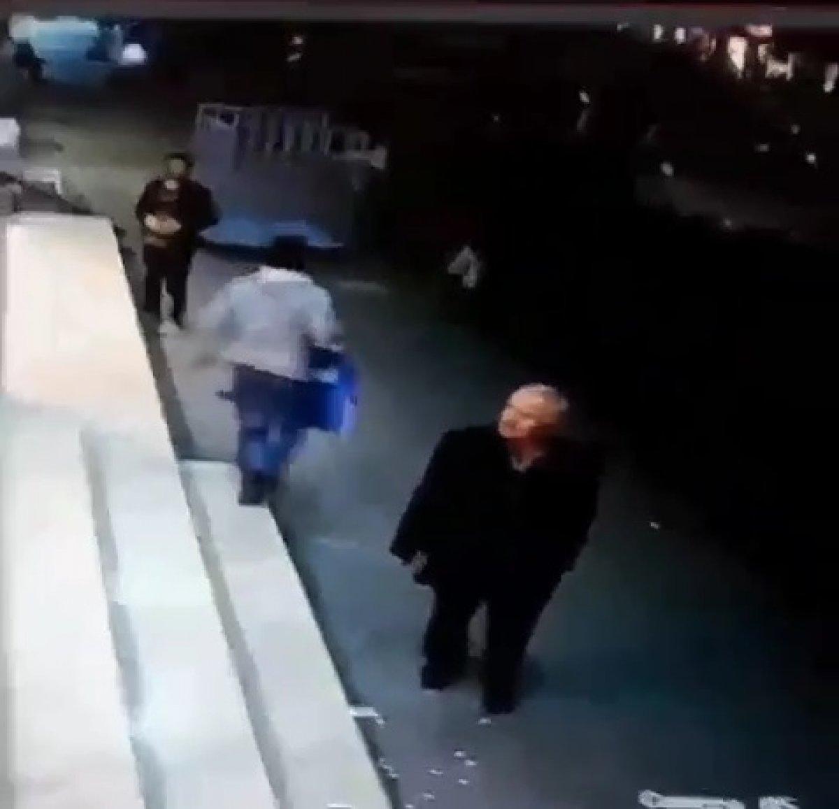 Sultangazi’de ayakkabı hırsızlarını yakalayan işçi mağdur oldu