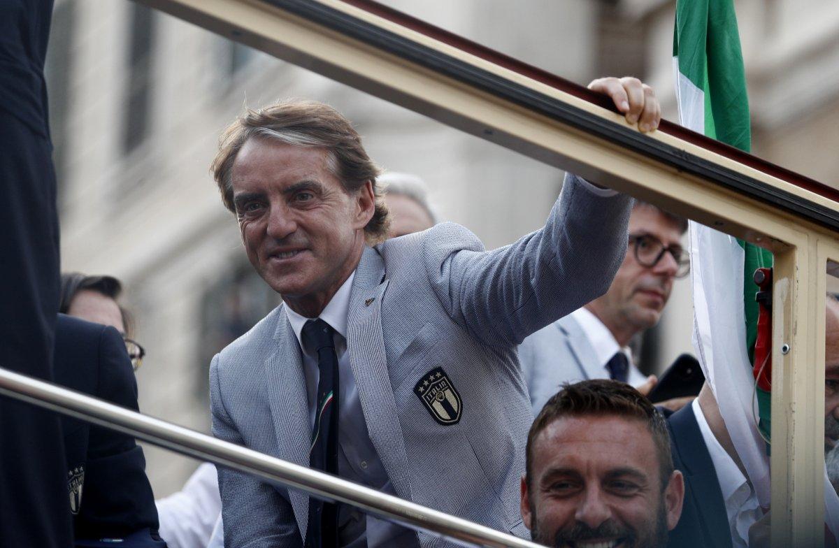 Şampiyon İtalya, Roma'da şampiyonluk turu attı