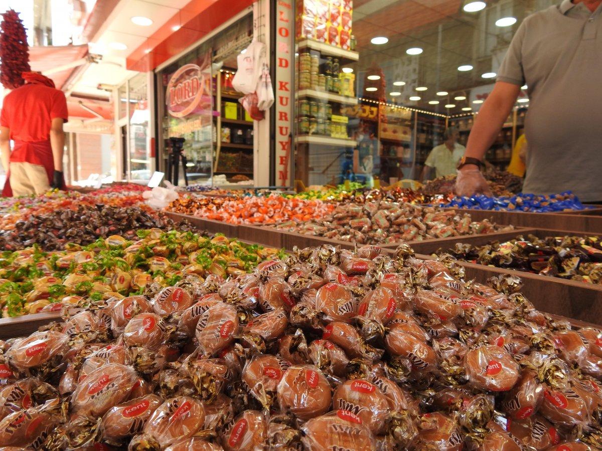 Gaziantep'te kuruyemişçilerin bayram telaşı
