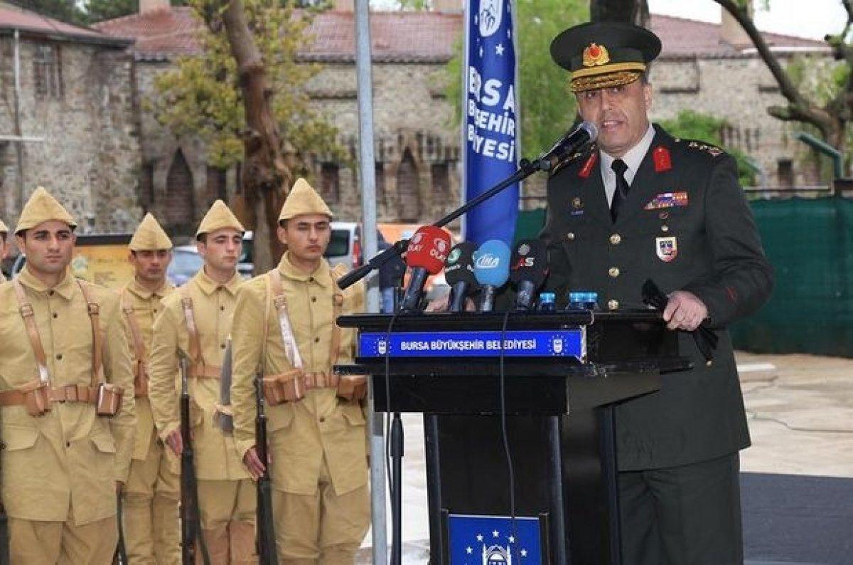 Bursa’da darbeci albayı dışarıya atan komutan