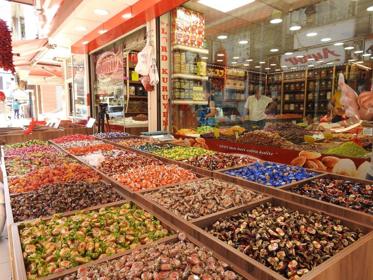 Gaziantep'te kuruyemişçilerin bayram telaşı