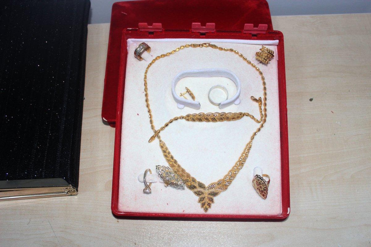 Adıyaman’da içi ziynet ve para dolu valiz Afgan çifte teslim edildi