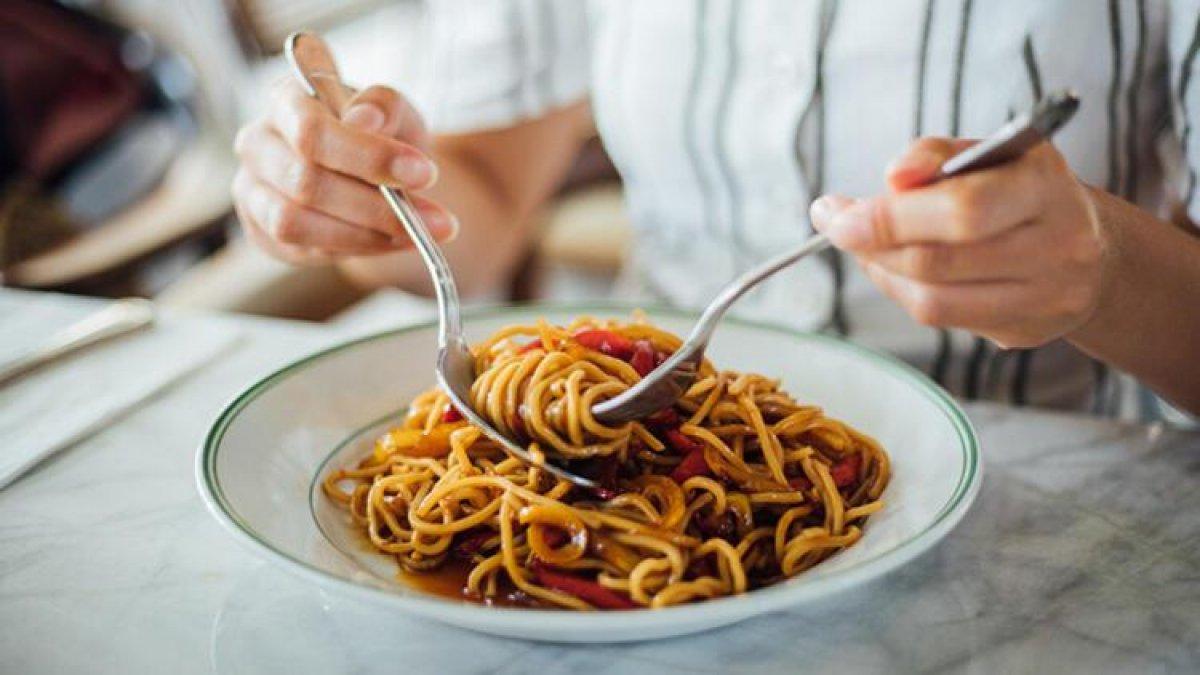 Hızlı yemek yemenin neden olduğu sorunlar