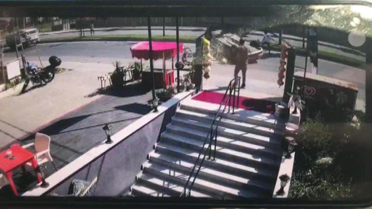 Arnavutköy'de ehliyetsiz sürücünün kullandığı otomobil takla attı