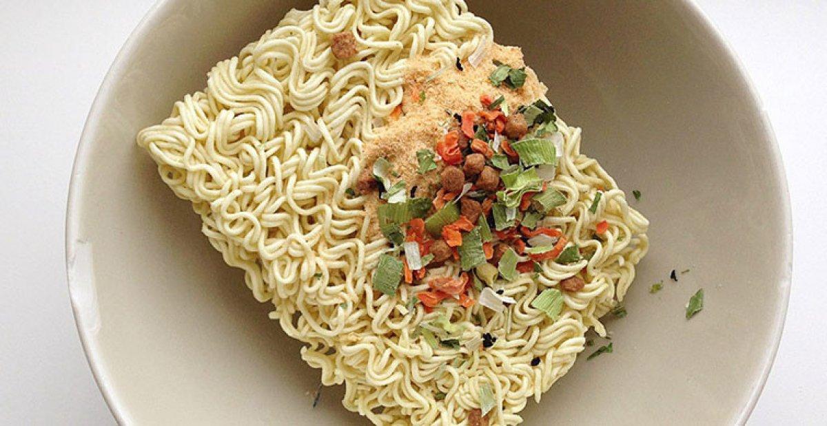 Noodle zararlı mı? Uzmanlar uyarıyor: Yerken iki kez düşünün