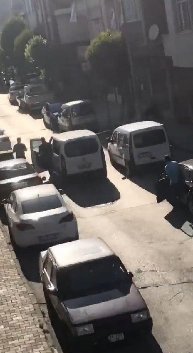 Küçükçekmece’de kız alıp verme kavgası: 2 yaralı