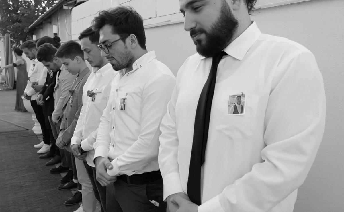 Bursa’da damadın üzerinde yumurta kırıp saman döktüler