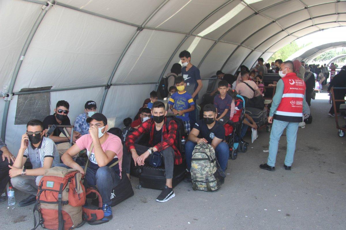 9 günde 18 bin Suriyeli ülkesine döndü