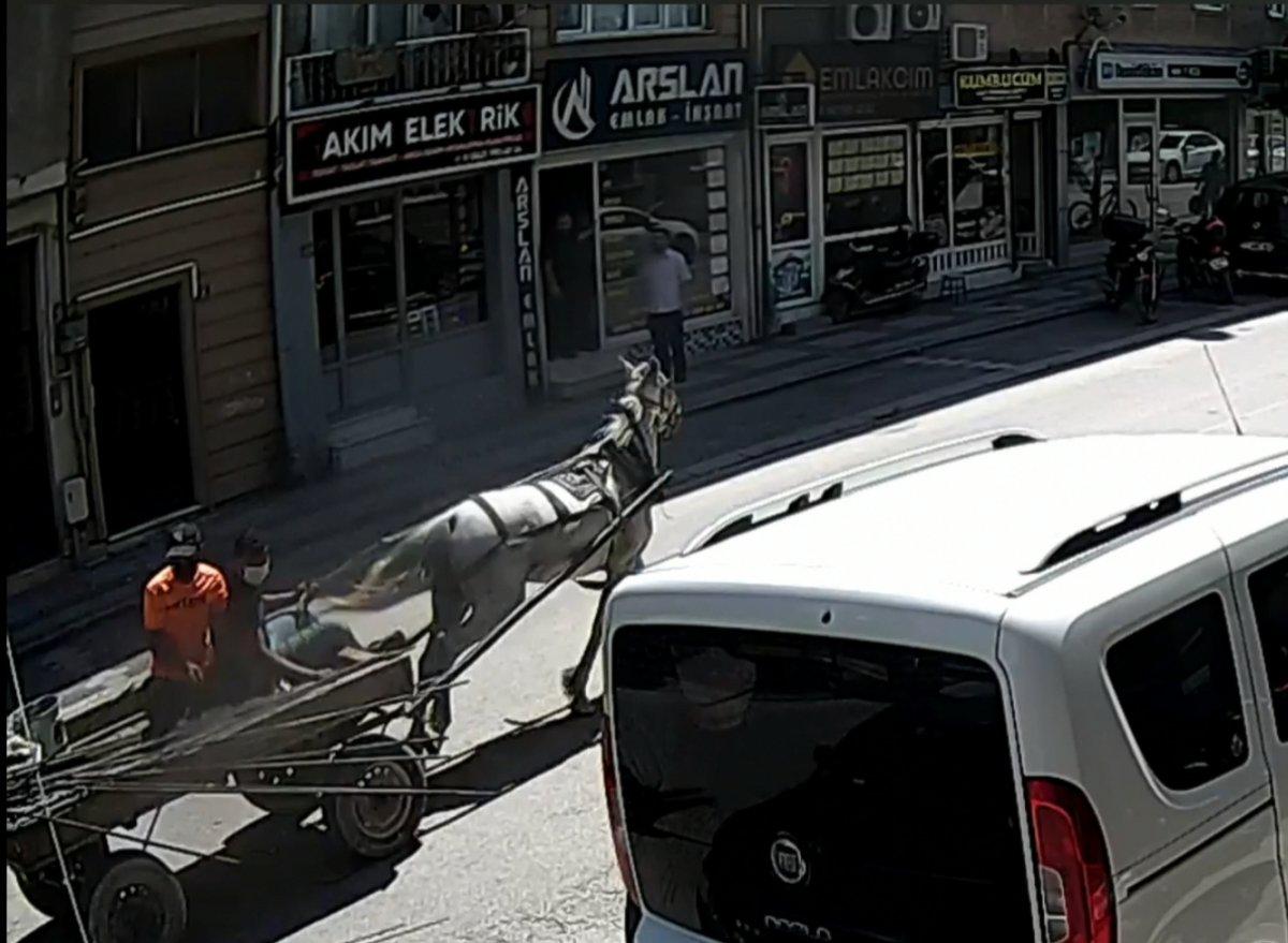 Bursa'da hırsızlar at arabasıyla kaçmaya çalıştı