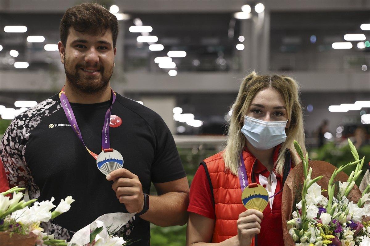 Avrupa 23 Yaş Altı Atletizm Şampiyonası'nda madalya kazanan milli sporcular yurda döndü