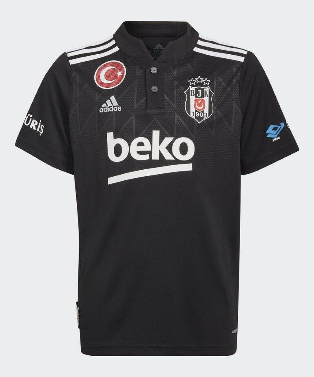 Beşiktaş yeni sezon formalarını tanıttı! Beşiktaş yeni sezon forma fiyatları ne kadar?