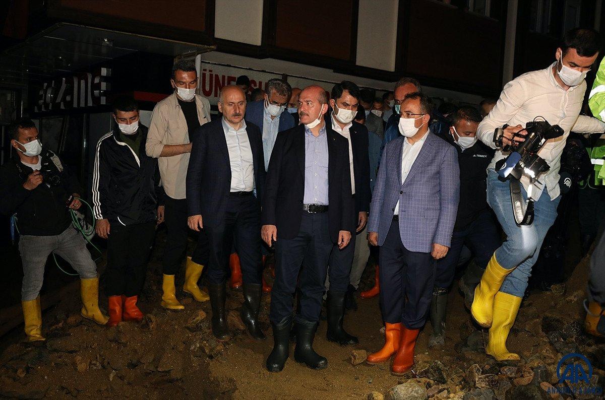 Cumhurbaşkanı Erdoğan'ın talimatıyla 3 bakan Rize'ye gitti