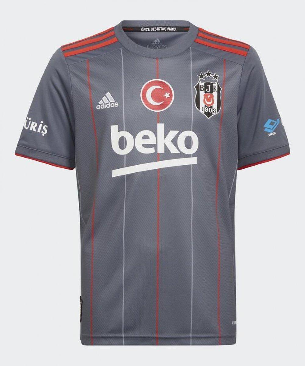 Beşiktaş yeni sezon formalarını tanıttı! Beşiktaş yeni sezon forma fiyatları ne kadar?