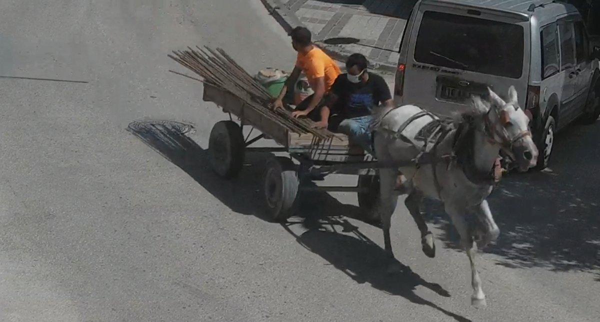 Bursa'da hırsızlar at arabasıyla kaçmaya çalıştı