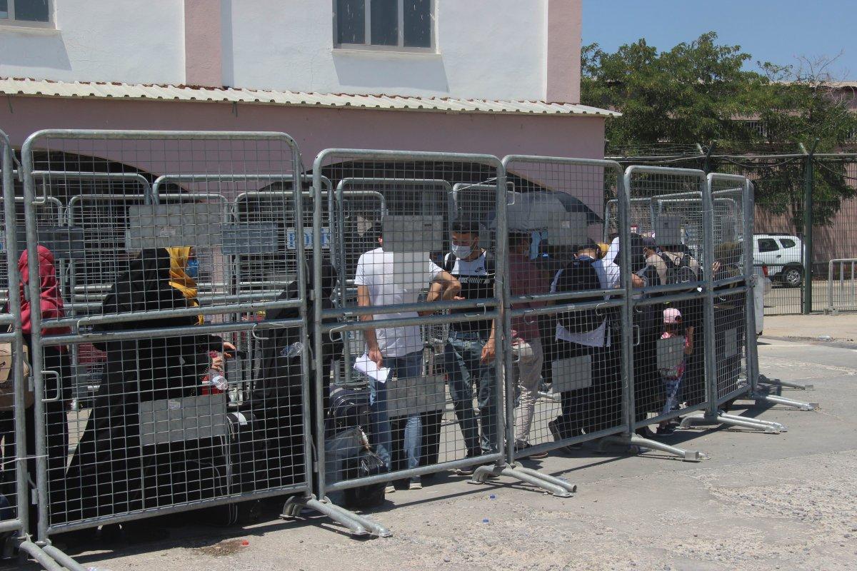 9 günde 18 bin Suriyeli ülkesine döndü