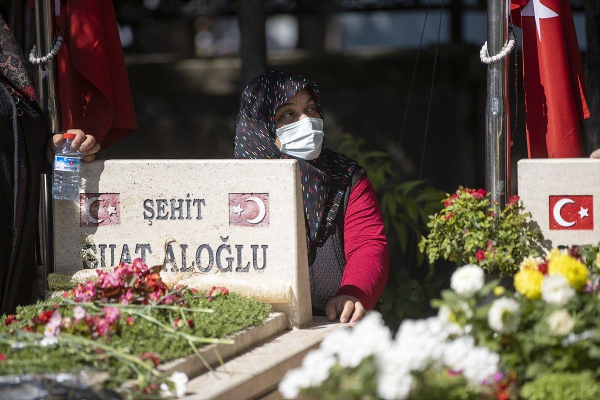 15 Temmuz Demokrasi Şehitliği ile Polis Şehitliği'nde anma programı