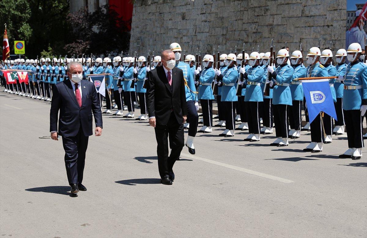 Mustafa Şentop: Darbe girişimi, dış destekli işgal hareketidir