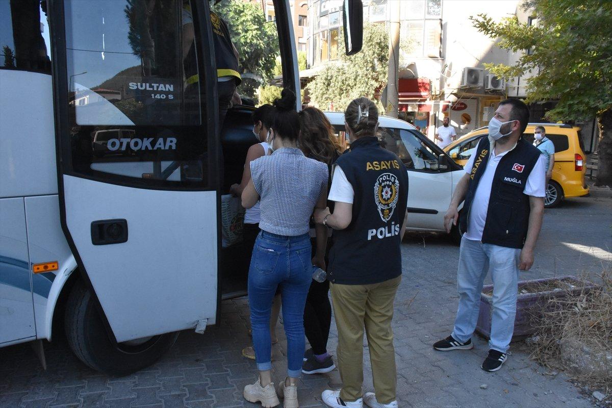Muğla’da fuhuş baronları yakalandı