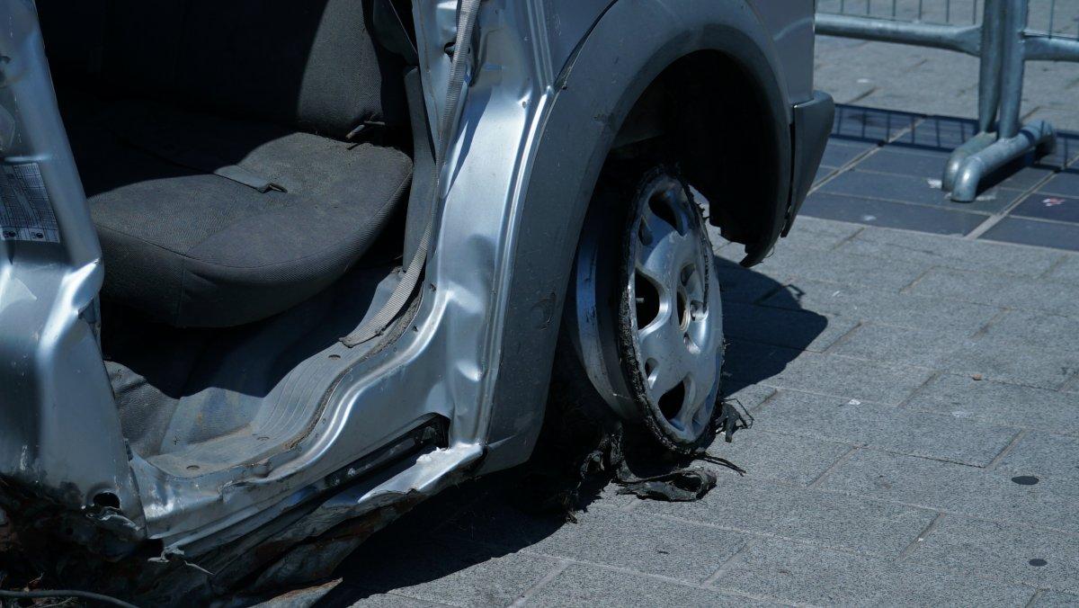 Üsküdar’da darbe gecesi ezilen araç sergileniyor