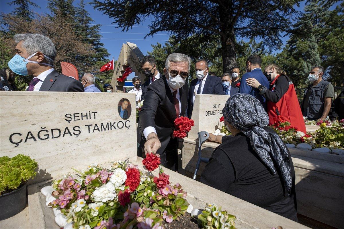 15 Temmuz Demokrasi Şehitliği ile Polis Şehitliği'nde anma programı